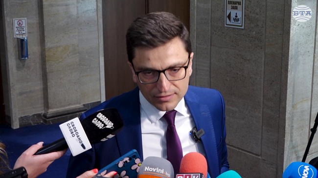 Насилствената промяна на имената със закон е на практика втори възродителен процес, коментира Венко Сабрутев