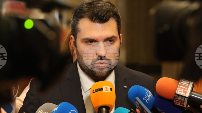Bulgaria Has Evacuated from Iran 17 Diplomatic Staff Members, Their Families, Two More Bulgarians - Foreign Minister