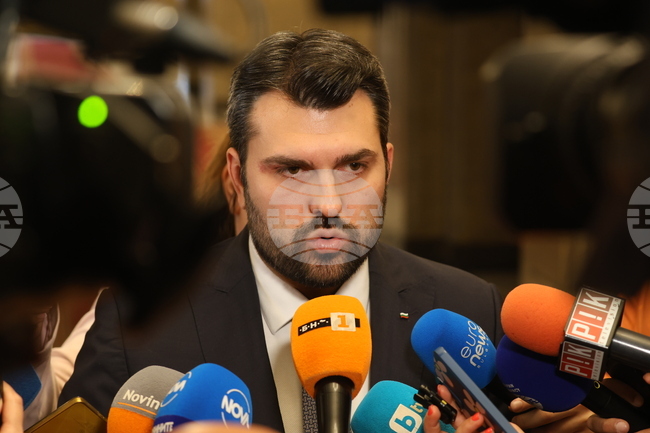 Bulgaria Has Evacuated from Iran 17 Diplomatic Staff Members, Their Families, Two More Bulgarians - Foreign Minister