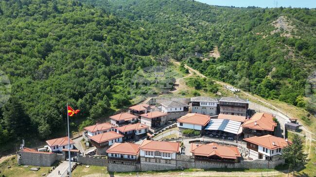 Седем години по-късно етнокомплексът "Македонско село" в близост до Скопие отново работи
