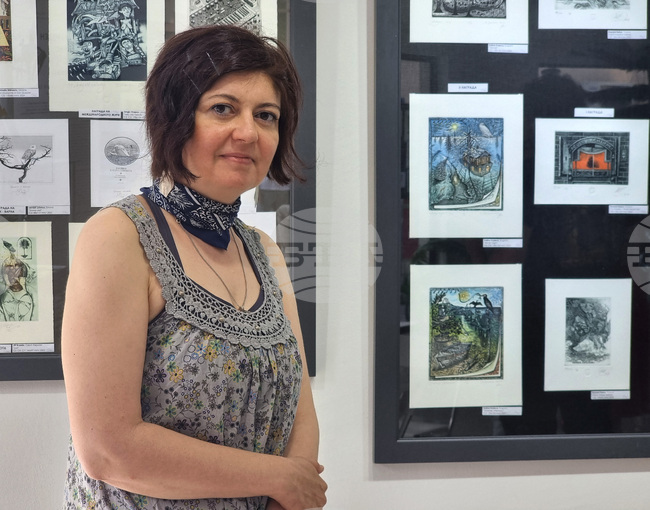 Художникът трябва да си поставя препятствия, за да не бъде смачкан от битието, каза Калина Кралева