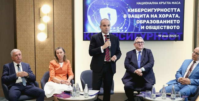 Вицепремиерът Гроздан Караджов: Образованието по киберсигурност трябва да започва още в детството