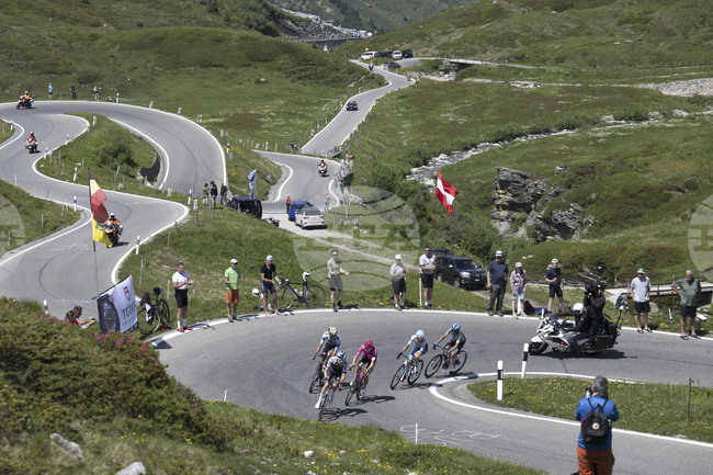 Нидерландският колоездач Оскар Ризебеек стана първият в историята с наказание за два жълти картона
