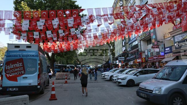 Депутатите от основната опозиционна партия в Турция започват обиколки на терен през лятната почивка на турския парламент
