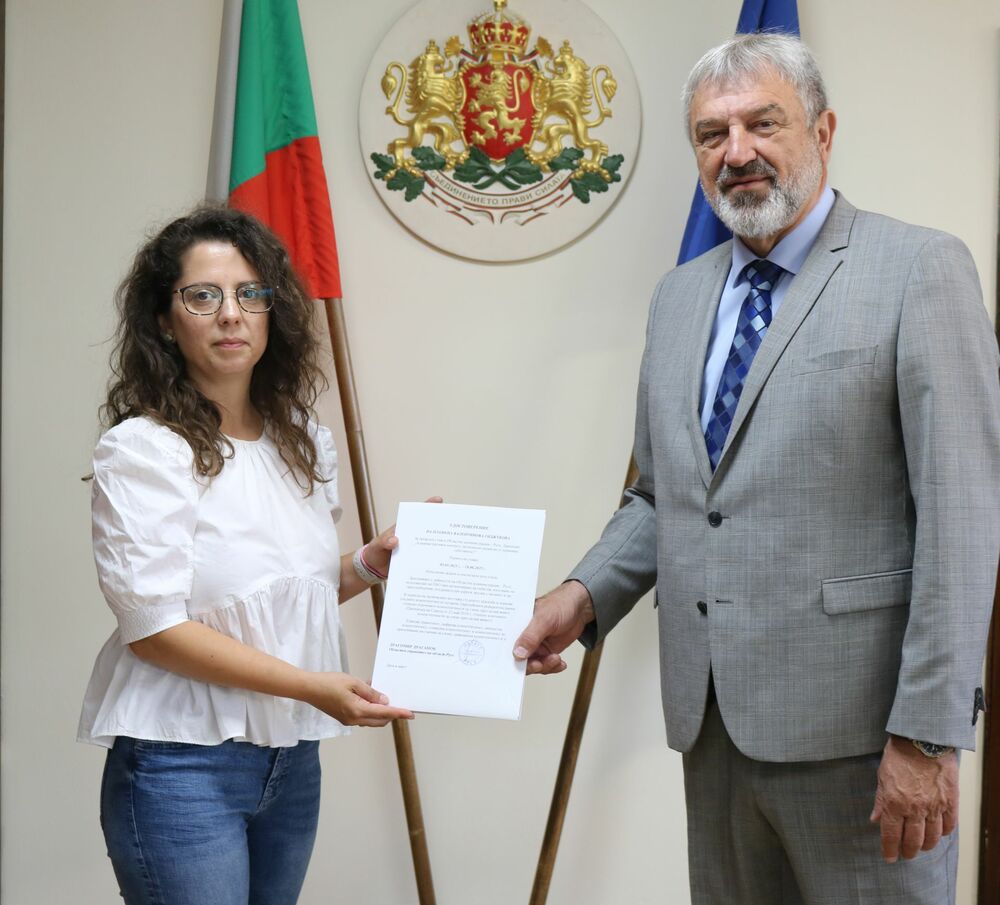 Студентка от Стопанската академия в Свищов приключи успешно стажа си в Областната управа в Русе