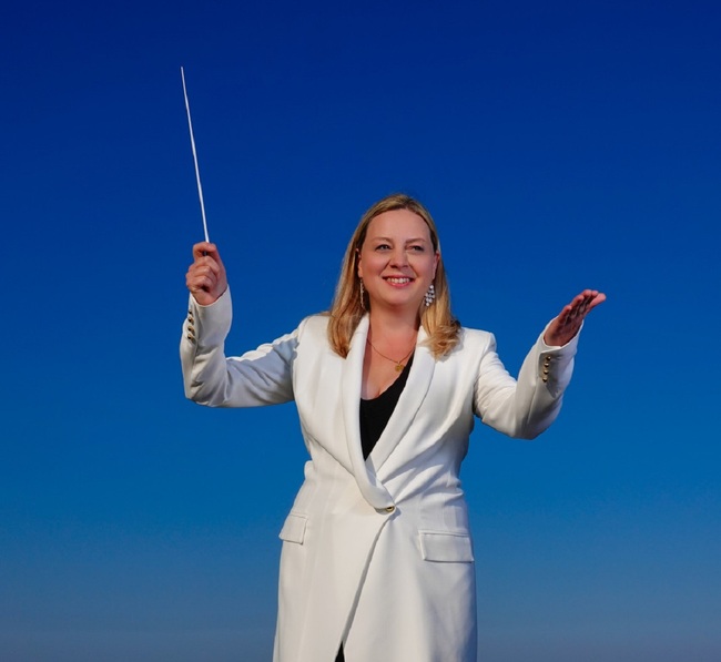 За пръв път в историята на биг бенда на БНР застава гост-диригентка