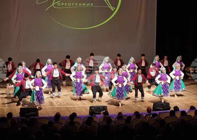 Варненският свободен университет отбеляза 30-годишнината на специалност „Хореография“ с тържествен концерт