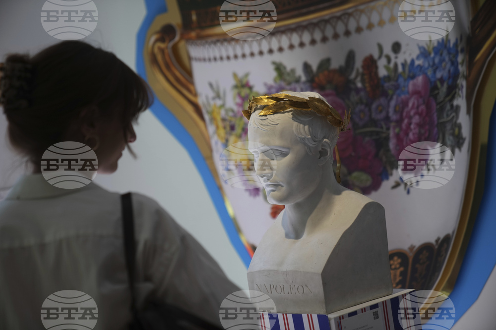 Диамантена брошка на Наполеон ще бъде предложена на търг на "Сотбис"