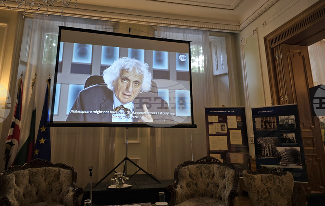 Приемам събития като настоящето за малки съединения между териториалната България и България без граници, каза доц. Георги Лозанов