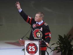 Blackhawks Senators Hockey