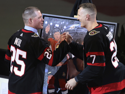 Blackhawks Senators Hockey