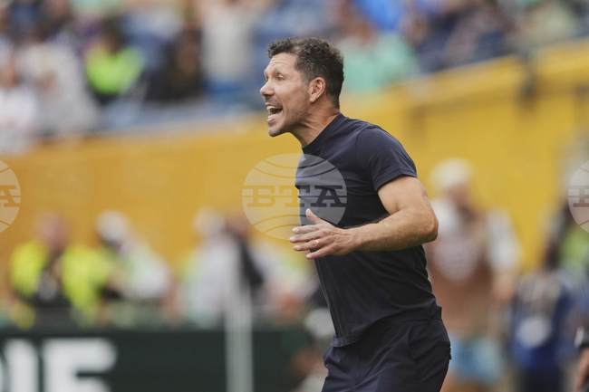 Треньорът на Атлетико Мадрид Диего Симеоне призна за напрежение, но помоли феновете за подкрепа в мача срещу Виляреал