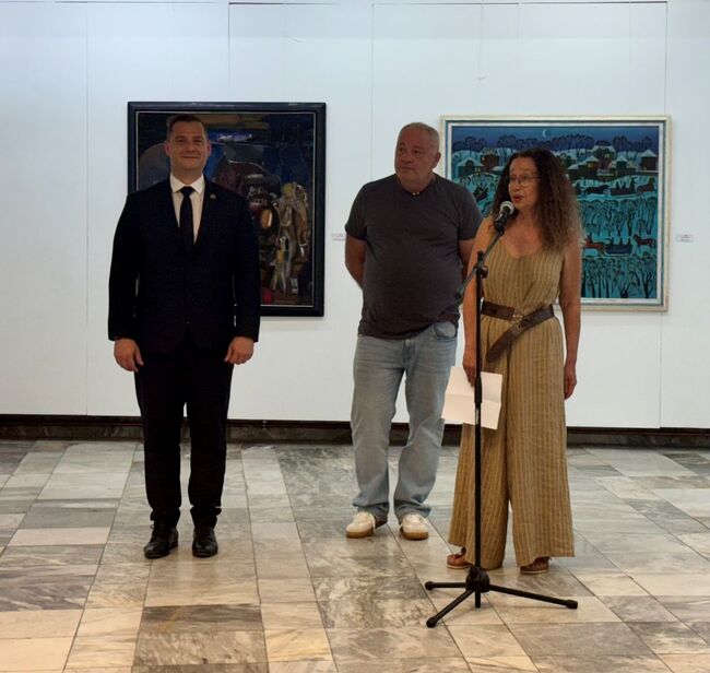 Ловеч посрещна гостуваща изложба с творби на класици от ХХ век