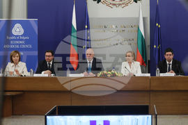 Министерски съвет - „Ефектът на еврозоната. Говори опитът на страните членки” - дискусия