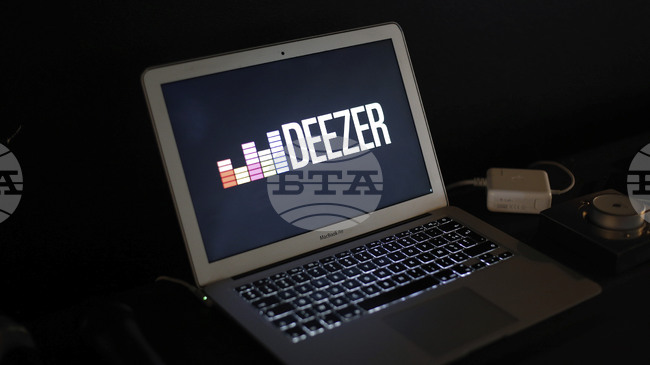 Виртуален кънтри певец се изкачи на върха на класациите в САЩ