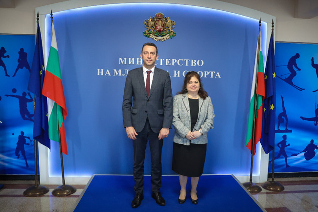 Sports Minister Peshev Meets with Cuban Ambassador