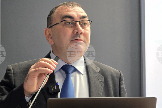 В следващите пет до десет години хирургията няма да е това, което е в момента, смята проф. д-р Добромир Димитров