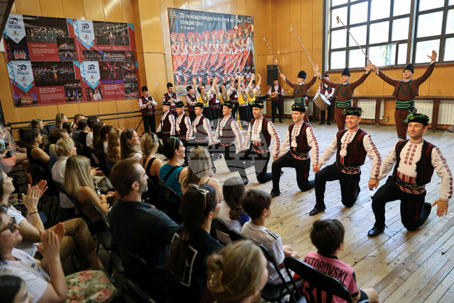 Ние сме пример, че културата няма граници, а познава сърцата, казват от ансамбъл „Отец Паисий“ в Питсбърг