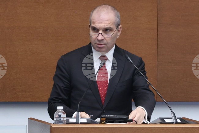 Ще продължат проверките на камиони с дървесина, каза министър Гроздан Караджов