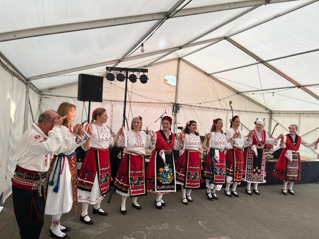 Танцовият състав към Асоциация „Канатица” от Швейцария участва в празника на “Fête Multiculturelle” във Вилньов