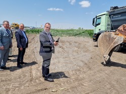 Шумен - символична първа копка - кръгово кръстовище