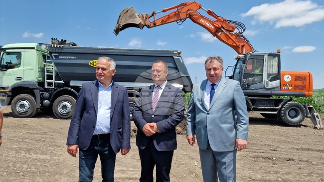 Шумен - символична първа копка - кръгово кръстовище