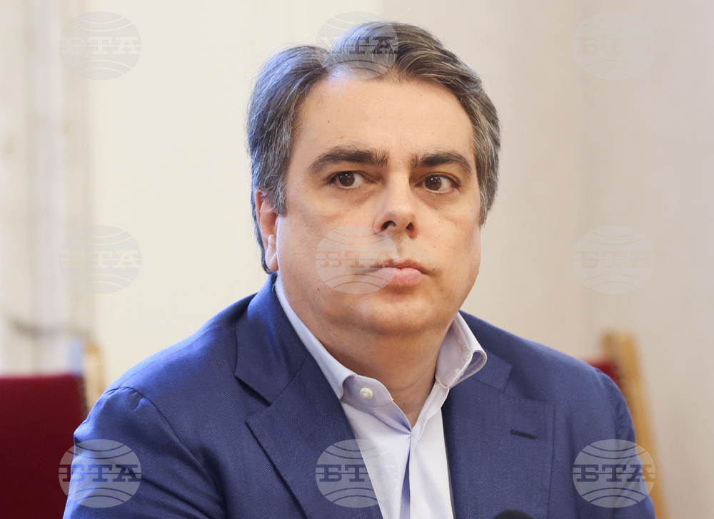 България вече е пълноправен член на Европейския съюз във всичките му формати, каза Асен Василев за присъединяването ни към еврозоната