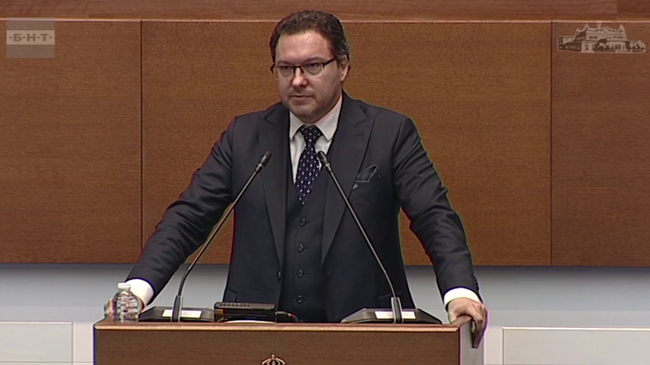 МВР няма да ограничава протести, но без да се допуска заплаха за живота на хората или обществения ред, каза Даниел Митов