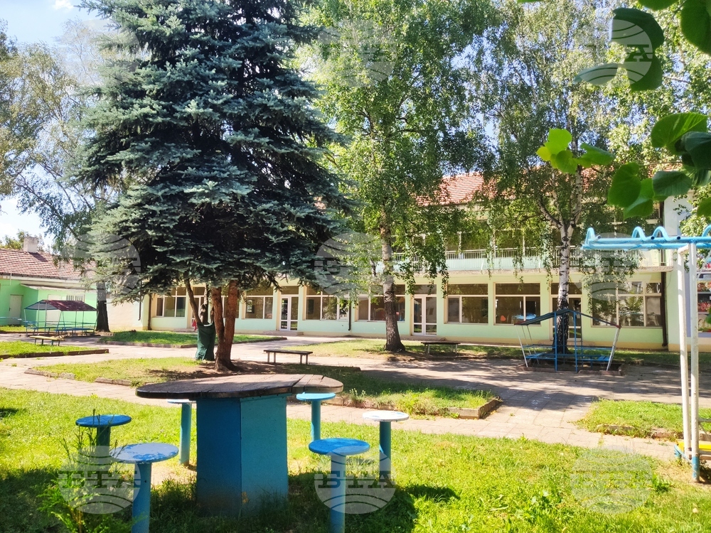 Започва ремонт на сградата на детска градина „Брезица“ в Брезник, съобщи заместник-кметът Мария Добревска