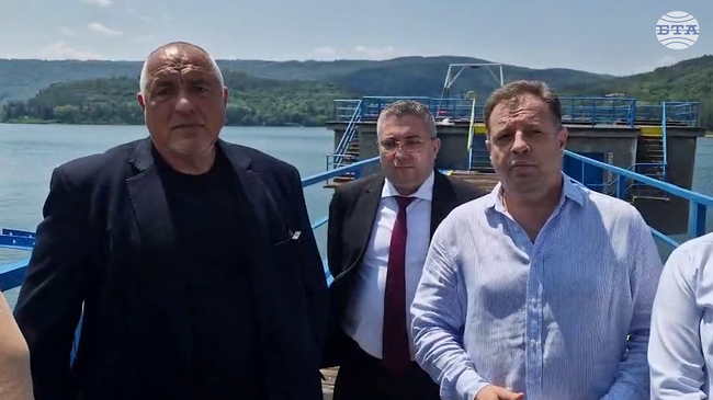 Бойко Борисов и трима кметове посетиха язовир „Александър Стамболийски“ заради идеята да бъде използван за битово-питейни нужди