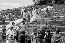 Разходка из Ботаническата градина в Балчик през 1974 година