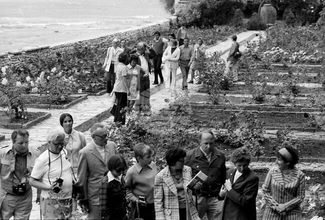 Разходка из Ботаническата градина в Балчик през 1974 година