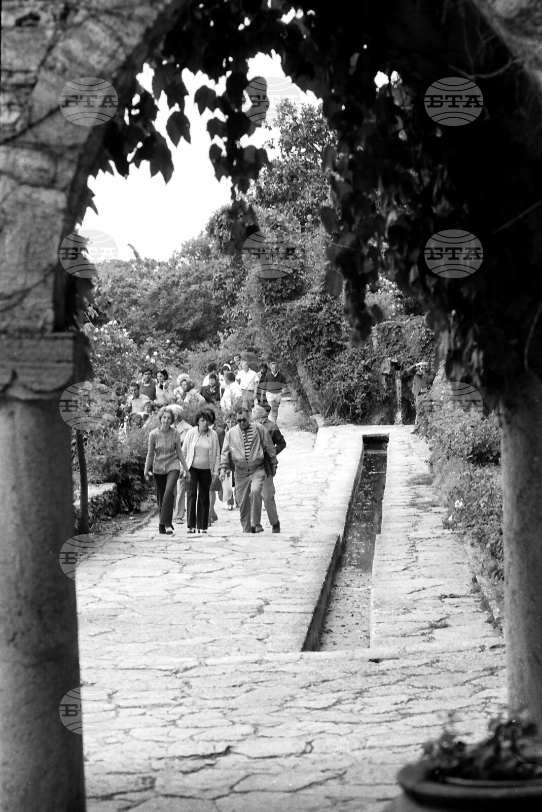 Разходка из Ботаническата градина в Балчик през 1974 година