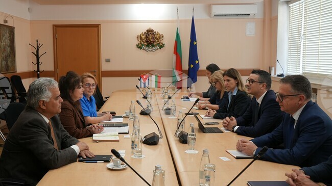 Economy Minister Dilov Meets Cuban Ambassador to Discuss Deeper Trade Links 