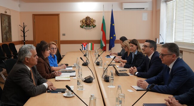 Economy Minister Dilov Meets Cuban Ambassador to Discuss Deeper Trade Links 