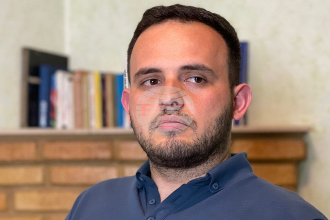 Азербайджански съд постанови дълги присъди за седем журналисти