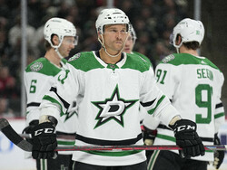 Stars Wild Hockey