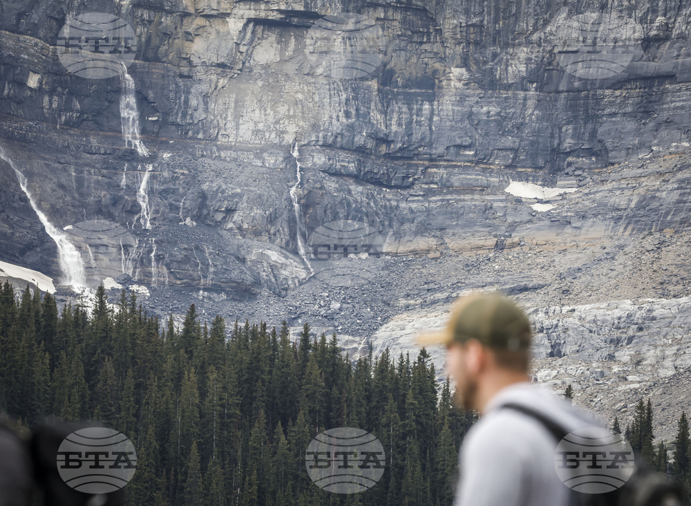 Canada-Rock-Slide