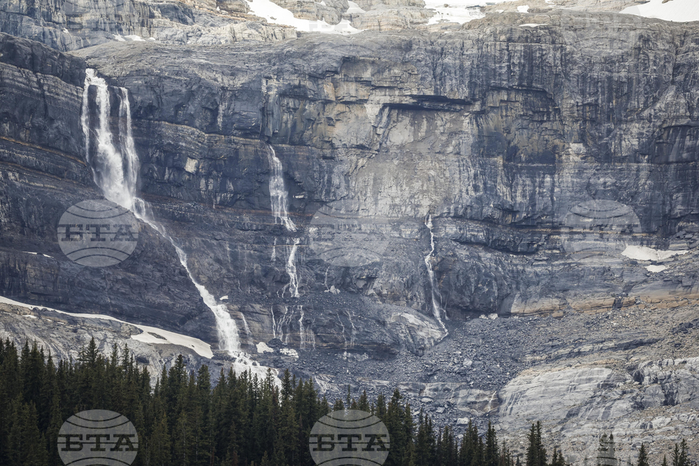 Canada-Rock-Slide