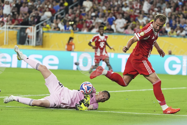 Хари Кейн: „Знаехме, че няма да е лесно - горещо време и неприятелска атмосфера на стадиона“