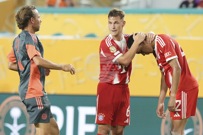 Мачът с Кьолн идва твърде рано за Йозуа Кимих и Джамал Мусиала, казва треньорът на Байерн Венсан Компани