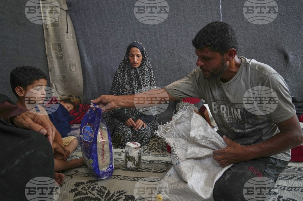Mideast Wars Gaza Running the Gantlet