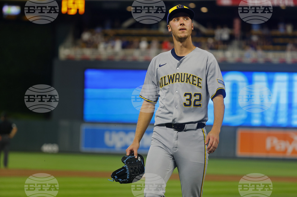 Brewers Twins Baseball