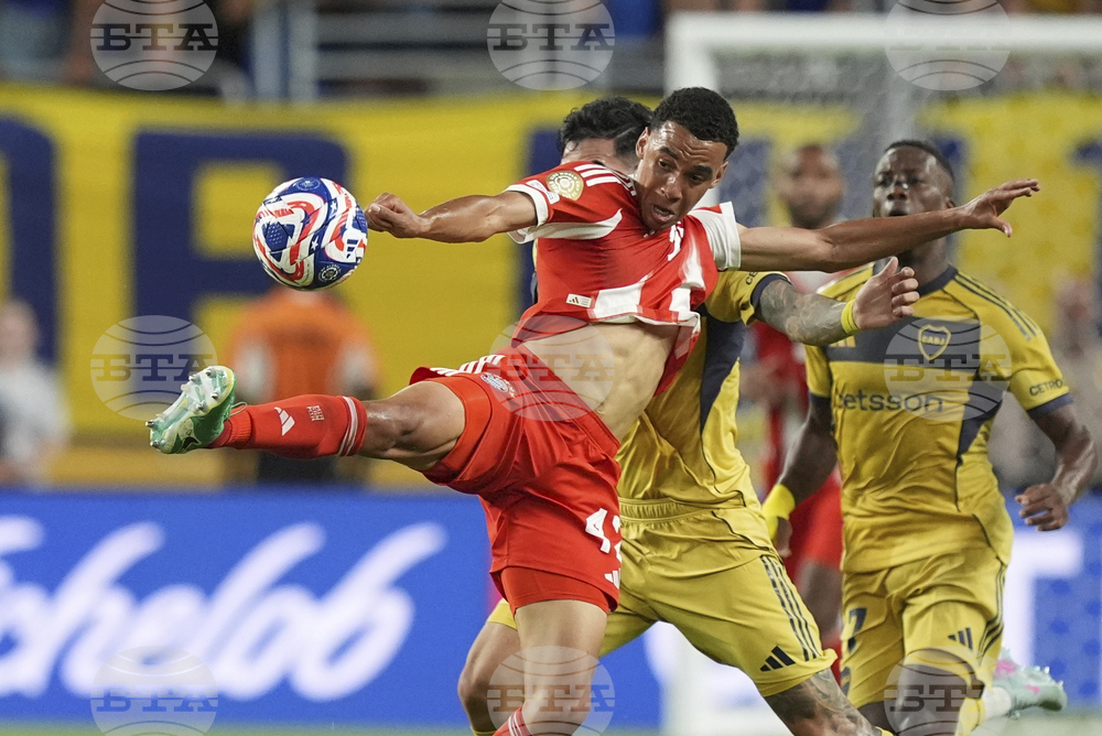 Джамал Мусиала тренира с Байерн Мюнхен преди мача с Бенфика