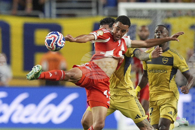 Джамал Мусиала тренира с Байерн Мюнхен преди мача с Бенфика