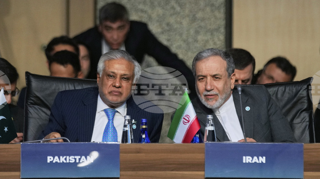 Иранският външен министър разговаря по телефона с пакистанския си колега и с главнокомандващия въоръжените сили на Пакистан 