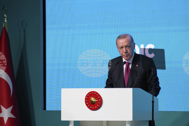 Ердоган заяви пред иранския външен министър, че подновяването на преговорите е единственият път за разрешаване на ядрения спор