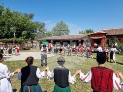 Село Генерал Инзово - Фестивал на носията и традициите