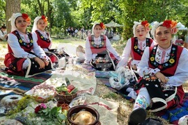 Село Генерал Инзово - Фестивал на носията и традициите