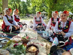 Село Генерал Инзово - Фестивал на носията и традициите